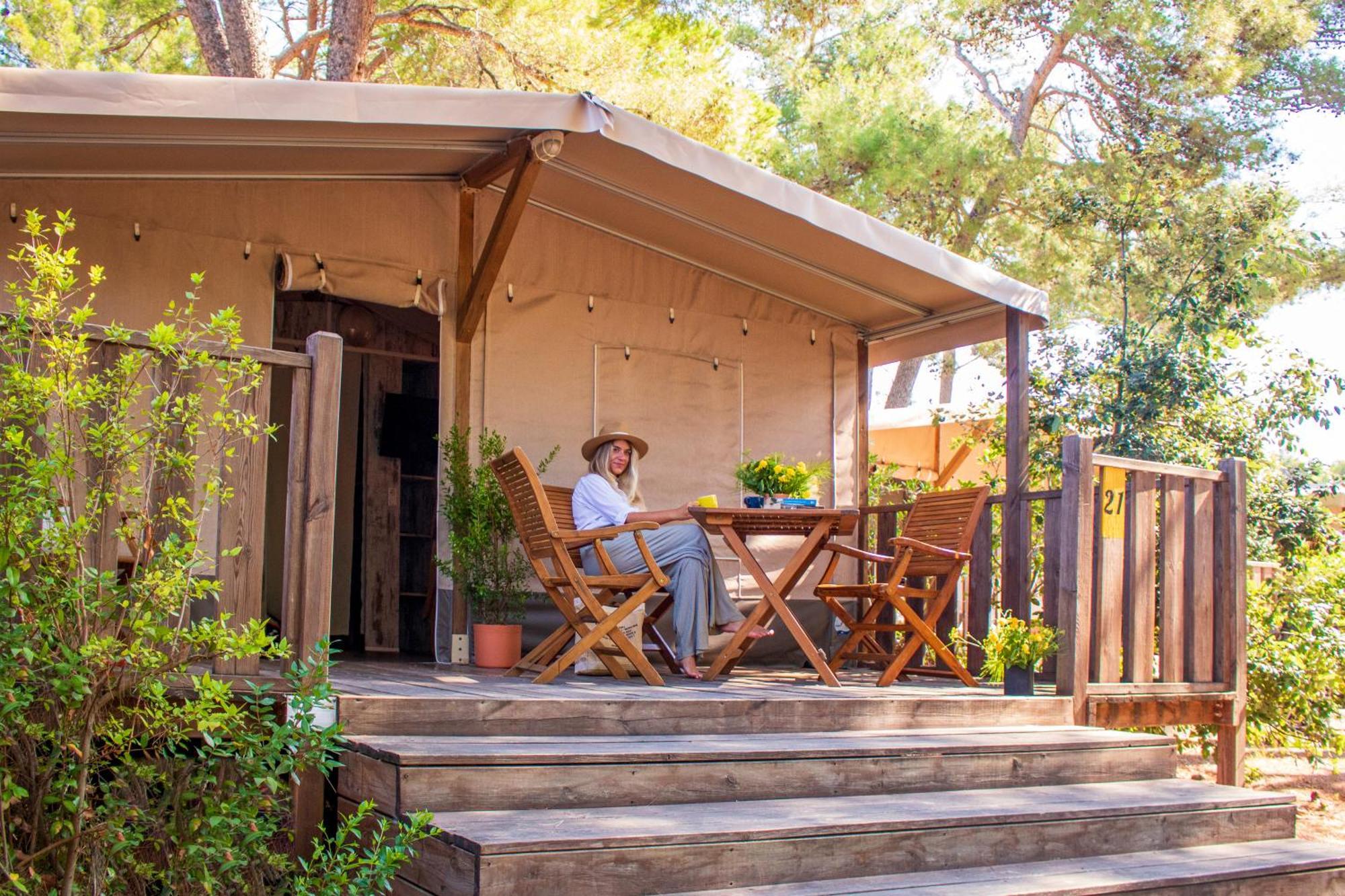 Zaton Holiday Resort Glamping Tents Нин Экстерьер фото